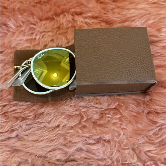 Ray-Ban Gold Frame with Brown Lenses Sunglasses - Picture 5 of 5